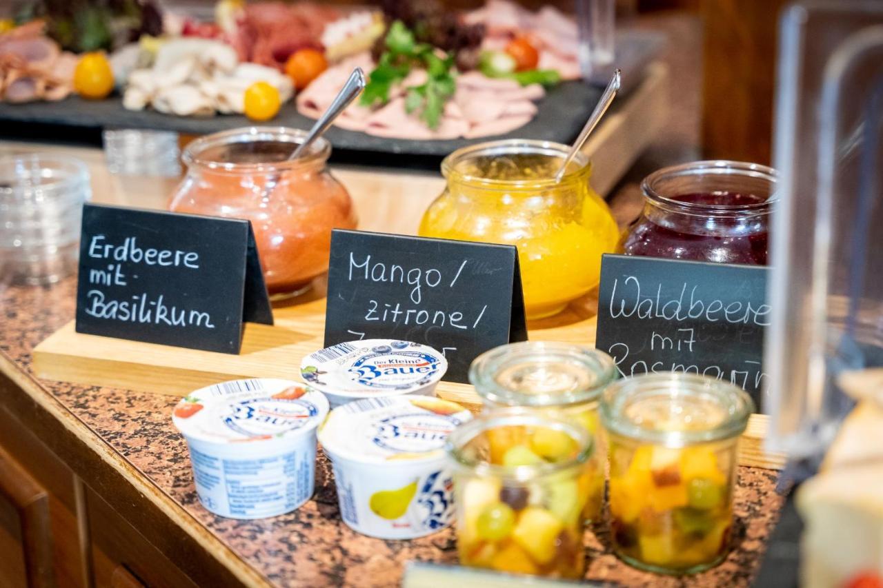 Hotel Reussischer Hof Schmölln Eksteriør billede