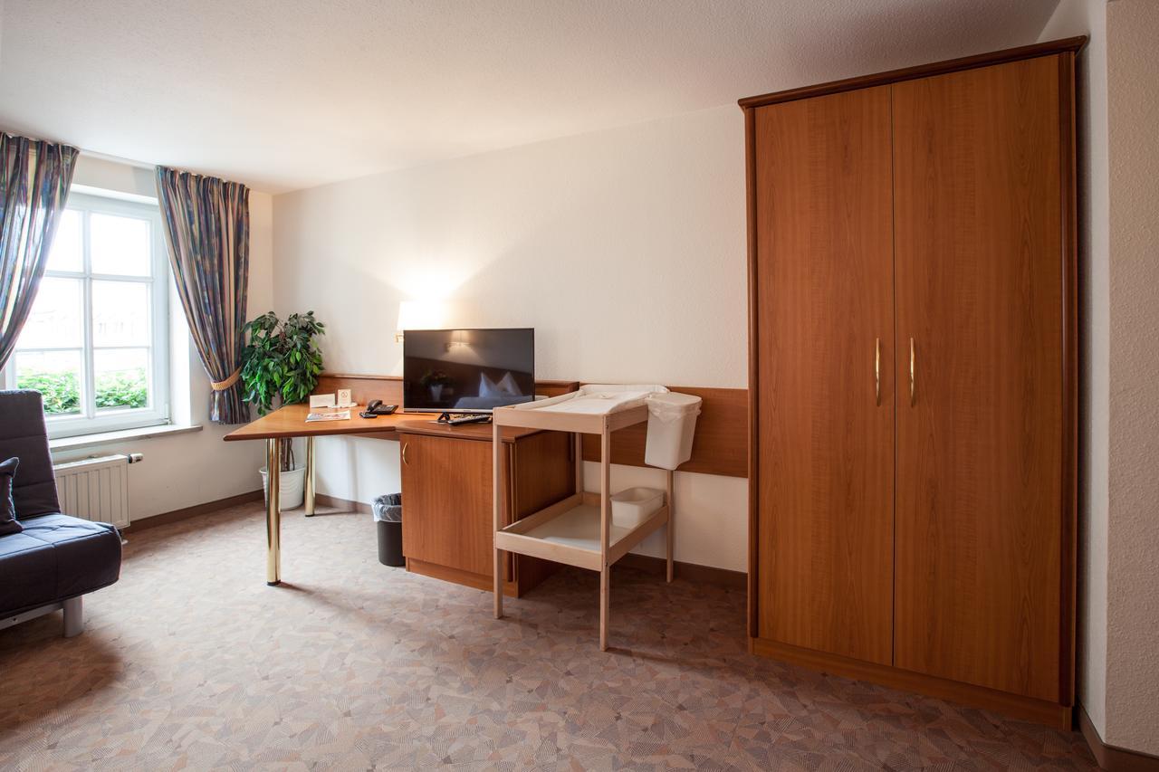 Hotel Reussischer Hof Schmölln Eksteriør billede